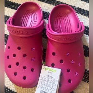 NWT Crocs Classic Barbie Pink size 10 women/8 men